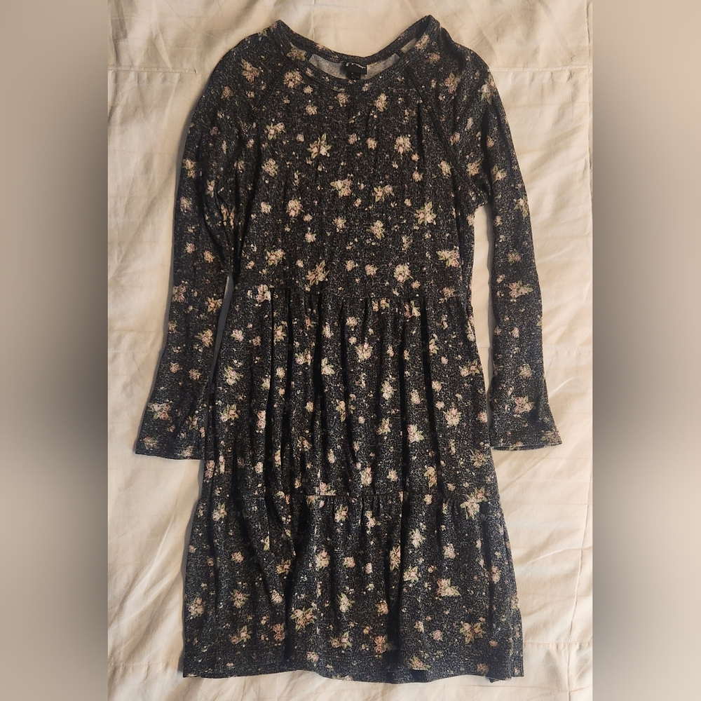 Comfortable and Warm Long Sleeve Girls Size  10/12 Dress